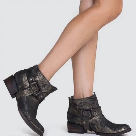 Freebird by Steven Phlow Metallic Distressed Gold Ankle Boot 8 M women’s booties